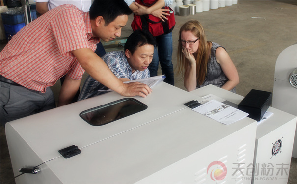 澳大利亞客戶考察行星球磨機(jī) 澳大利亞客戶考察行星球磨機(jī)